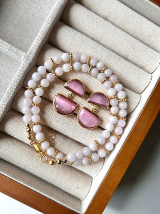 pembe kuvars kolye ve pembe kedi taşı küpe