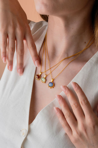 Kyra Kadın Minimalist Kolye